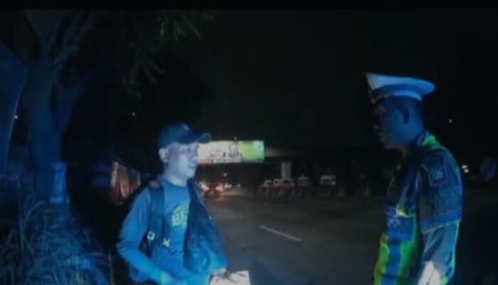 Humanis di Arus Balik, Polantas Tangsel Bantu Pemudik Kehabisan Ongkos Hingga Tiba di Rumah