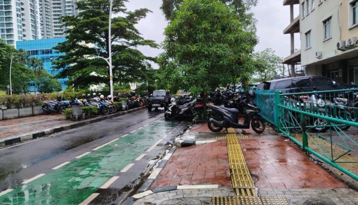 Parkir Liar Bertahun-tahun di CNI Puri Kembangan, Efektivitas Pengawasan Dipertanyakan