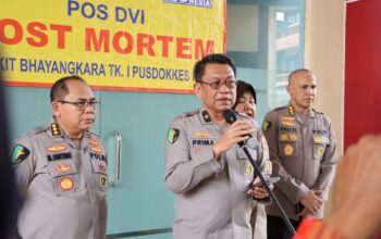 Evakuasi Korban Kecelakaan Kereta Bekasi, 10 Jenazah Dilarikan ke RS Bhayangkara