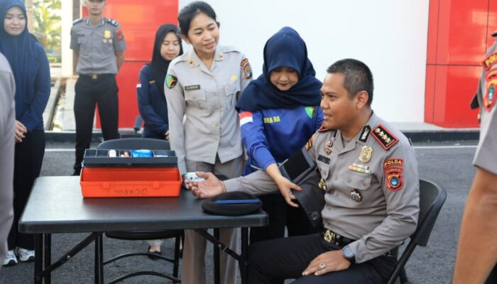 Jaga Fisik Prima Personel, Tim Biddokkes Polda Babel Rutin Siaga di Lapangan Apel