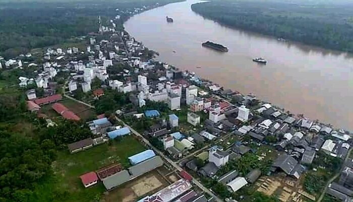 “Miris” Terkendala Perizinan Kementerian Perhubungan Kecamatan Tertua di Barsel Masih Krisis Listrik