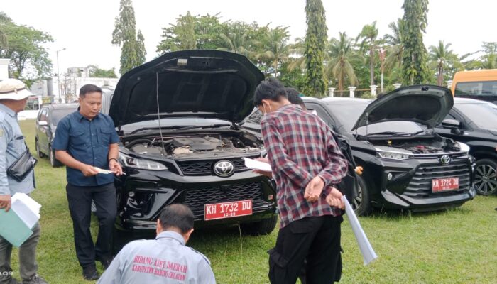 BPK RI Periksa Kelengkap Ratusan Mobil Dan Motor Dinas Pemkab Barsel