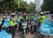 Jumat Peduli, Polda Metro Jaya Bagikan 350 Paket Sembako ke Ojol