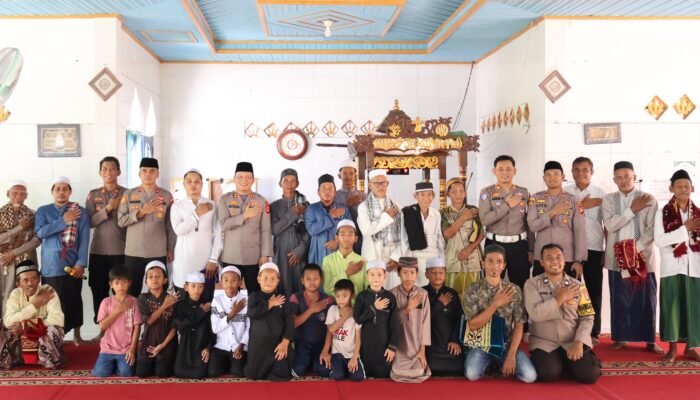Silaturahmi Kamtibmas, Kapolres Barsel Gelar Jumat Curhat Bersama Jemaah Masjid Kuba Danau Ganting