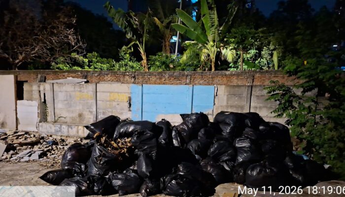 Lapangan di Cengkareng Barat Berubah Jadi Tempat Sampah, Warga Khawatir Penyakit Mengintai