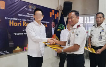 Lapas Cipinang Serahkan Remisi Waisak kepada Puluhan Warga Binaan