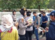 Polri Beri Pelayanan Humanis, Massa Aksi di Monas Diberi Air Mineral dan Snack