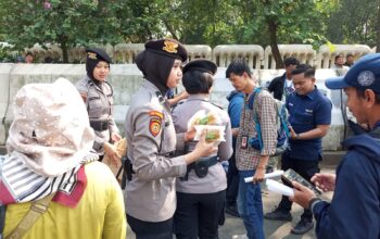 Polri Beri Pelayanan Humanis, Massa Aksi di Monas Diberi Air Mineral dan Snack
