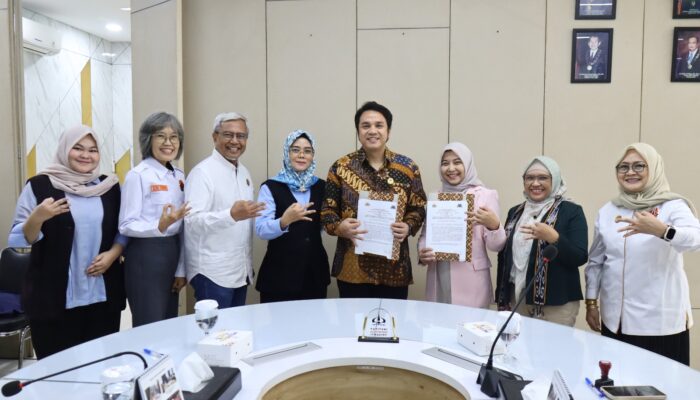 PT Azwari Berlian Traaz dan IKAPTRI Teken MoU, Indonesia Halal Tourism Hub Mulai Disiapkan
